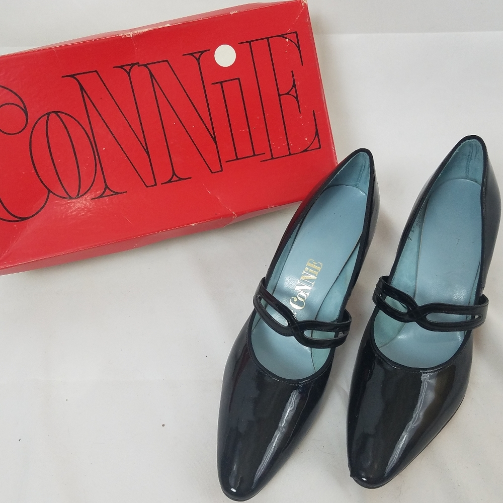 VTG NWT 60s black patent leather Connie pumps